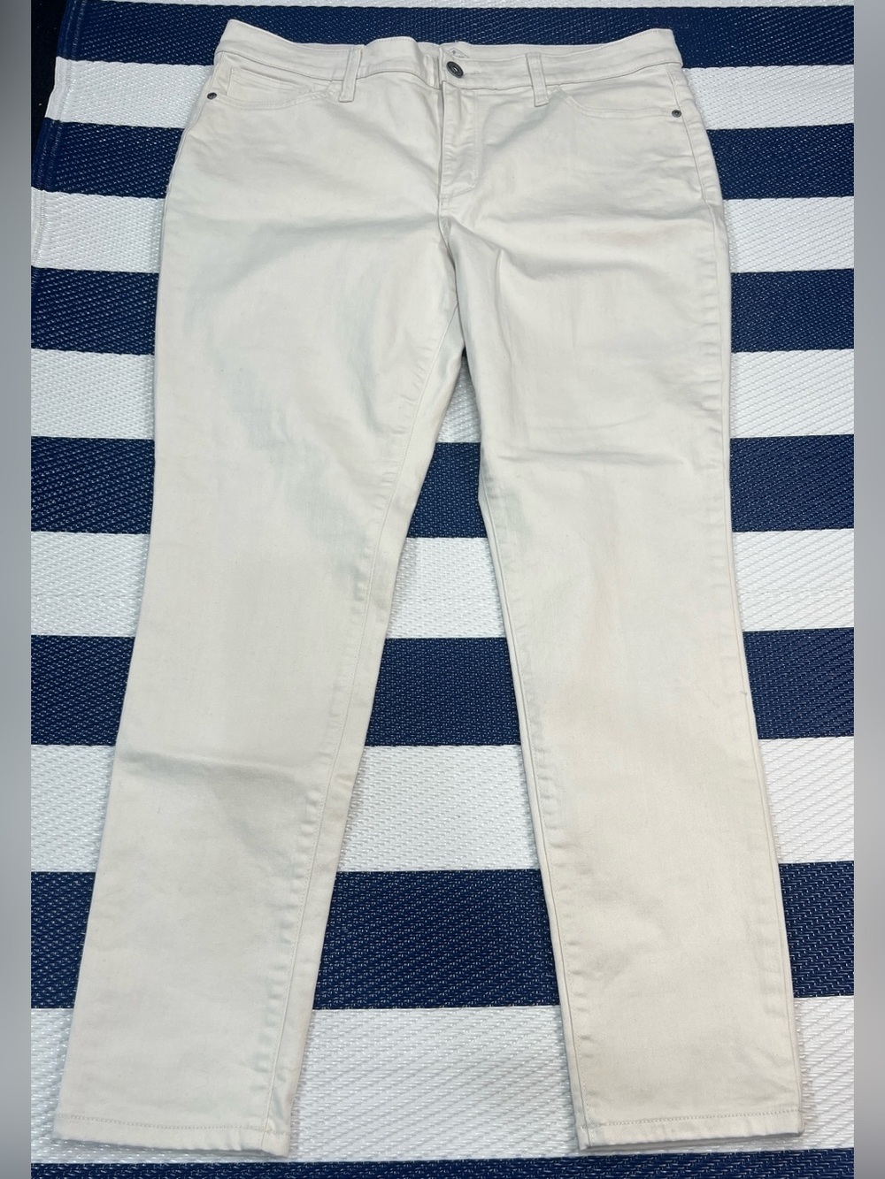 St. John’s Bay Women’s Off White Skinny Jeans Stretch Denim